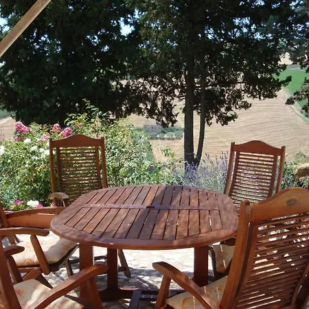Agriturismo Lavanda Blu Farm stay Carassai